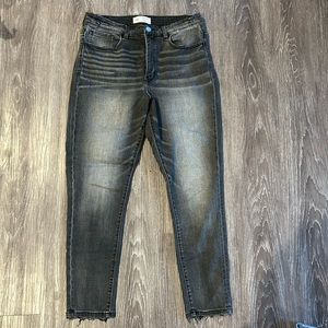 Women’s Buckle black skinny jeans size 31